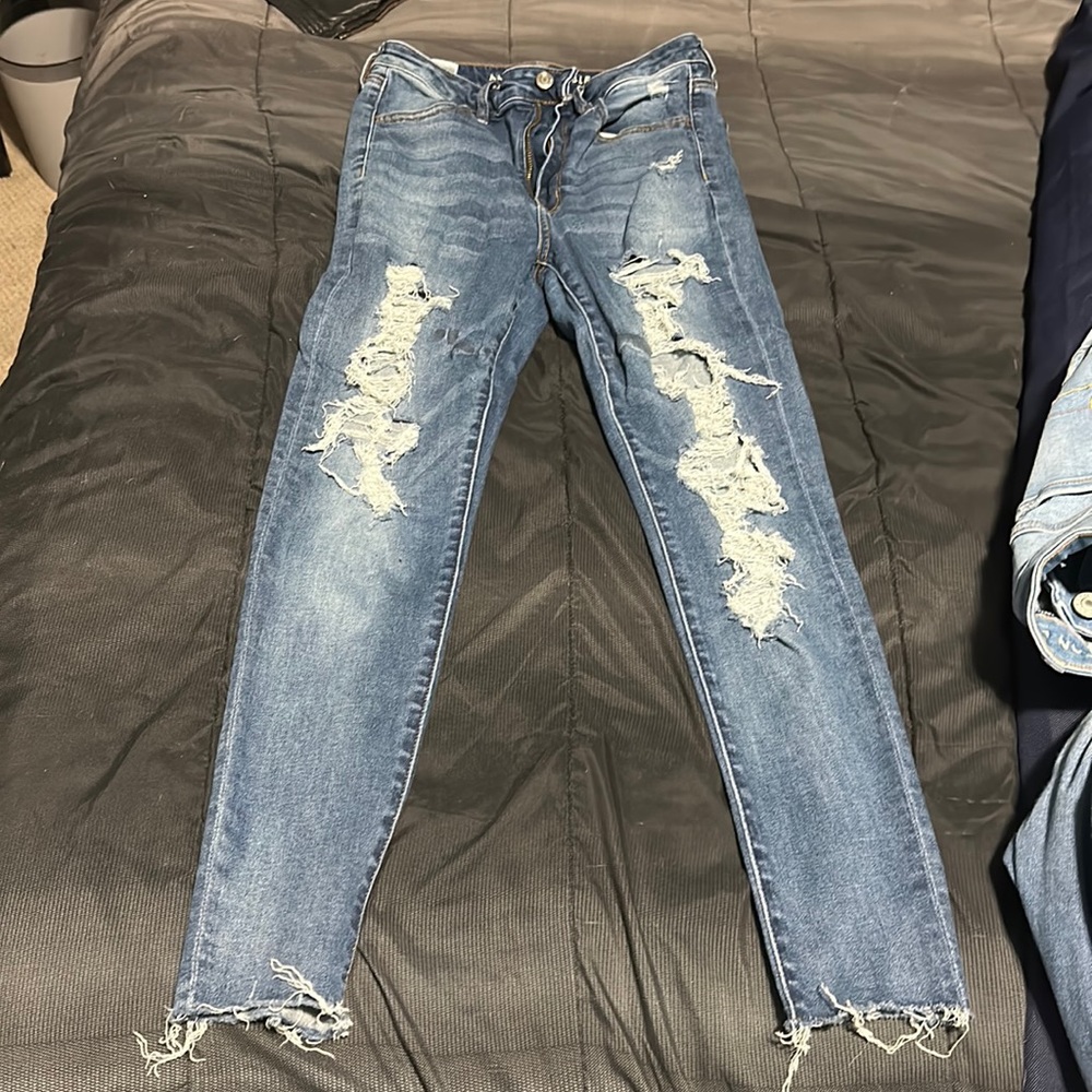 Size 6 short ae super high rise jeggings.
